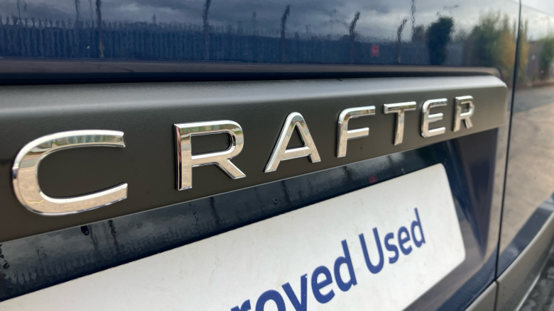 Volkswagen Crafter Cr35 Mwb Diesel 4Motion 2.0 TDI 177PS Commerce Plus Low Roof Van Auto